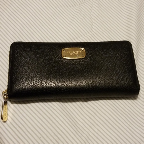 Michael kors black wallet - Picture 1 of 3